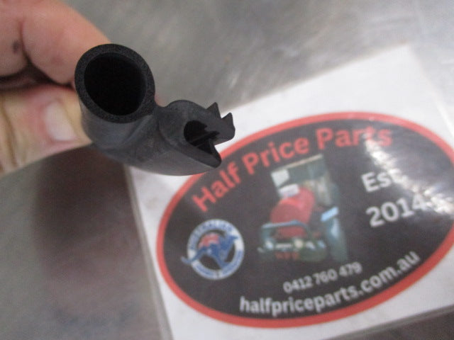 Hyundai Elantra Genuine Bonnet Weather Strip Seal Rubber New Part