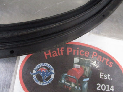 Hyundai Santa Fe Genuine Right Hand Rear Body Side Weather Strip New Part