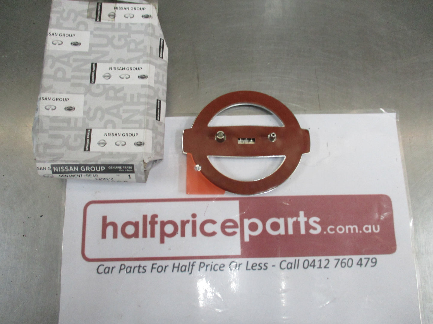 Nissan Cube Genuine Front Grille Emblem New Part