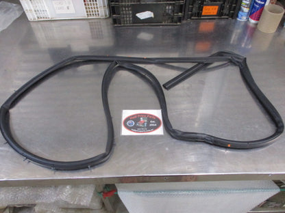 Hyundai Elantra GT Genuine Left Hand Rear Door Weather Strip Rubber New Part