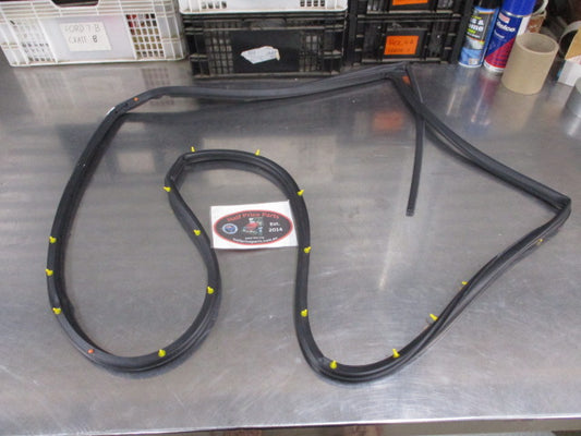 Hyundai IX35 Genuine Right Hand Rear Door Weather Strip Rubber New Part