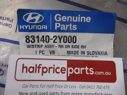 Hyundai IX35 Genuine Right Hand Rear Door Weather Strip Rubber New Part