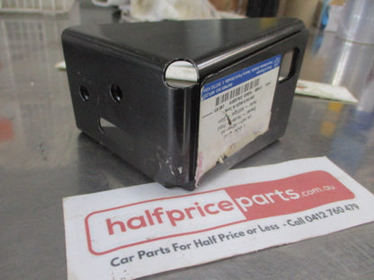 Ford Transit Genuine Front Left Hand Guard Holder (Apron) New Part