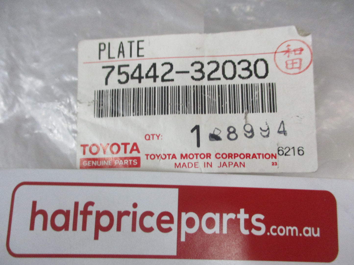 Toyota Camry Genuine Front Radiator Grille Chrome Emblem New Part