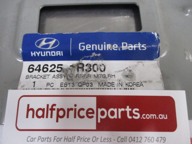 Hyundai Accent Genuine Right Hand Carrier Mounting Bracket Assembly New Part
