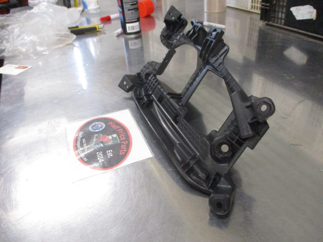 Hyundai Santa Fe Genuine Right Hand Front Fog Light Bracket New Part