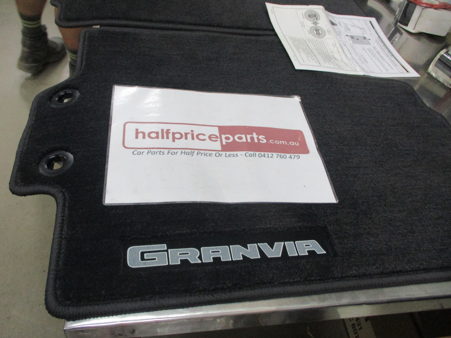 Toyota Granvia Genuine Front Carpet Mat Set New Part