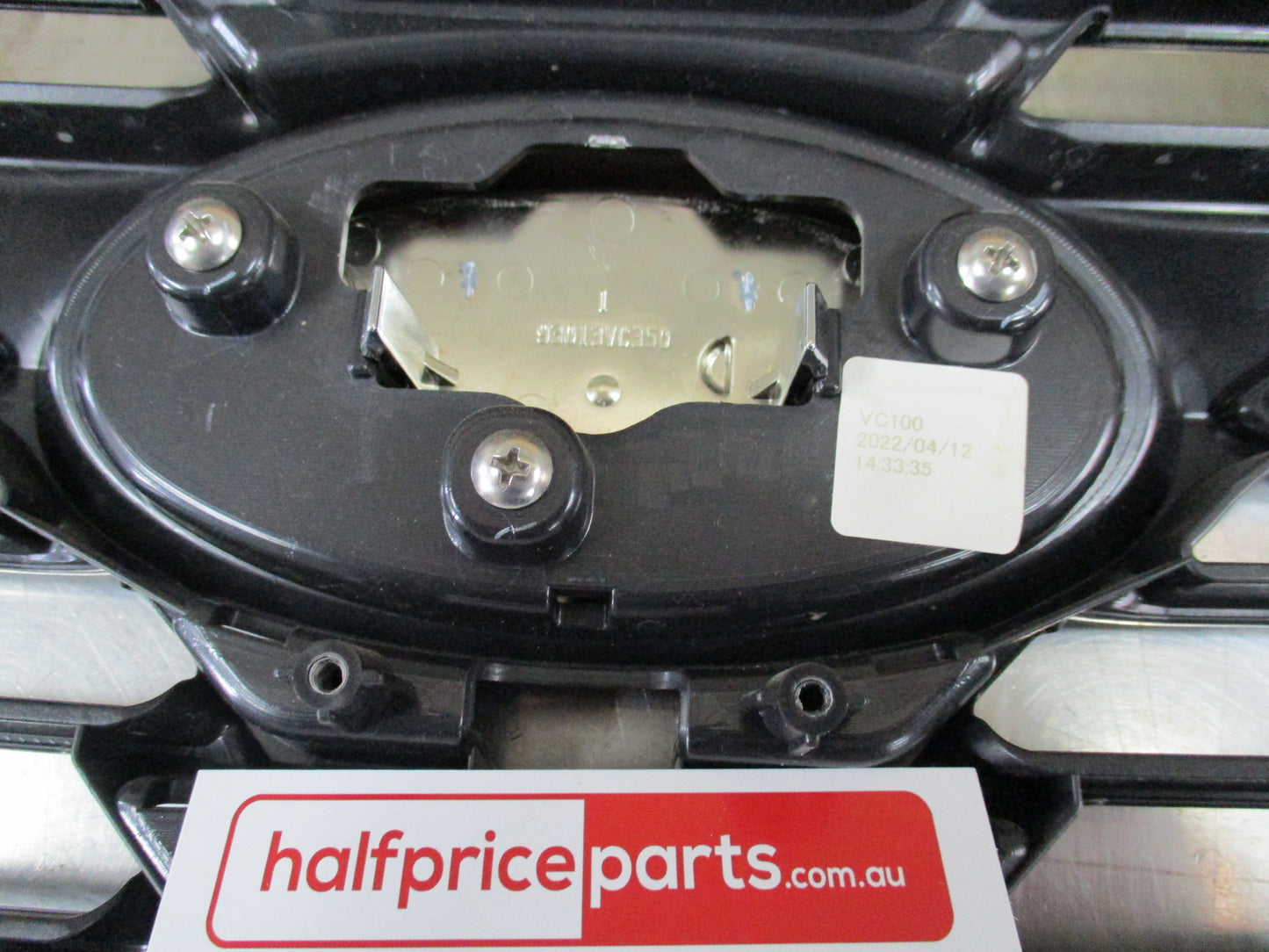 Subaru Levorg Genuine Front Grille Assembly New Part