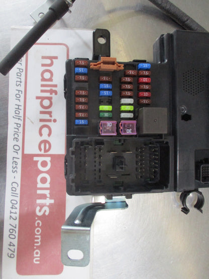 Kia Carnival Genuine Instrument Panel Junction Box Assy New Part