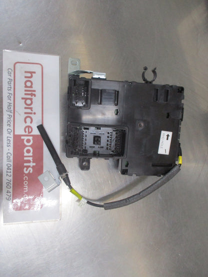Kia Carnival Genuine Instrument Panel Junction Box Assy New Part
