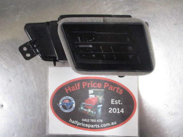 Mitsubishi Pajero Genuine Left Hand Center Console Air Vent New Part