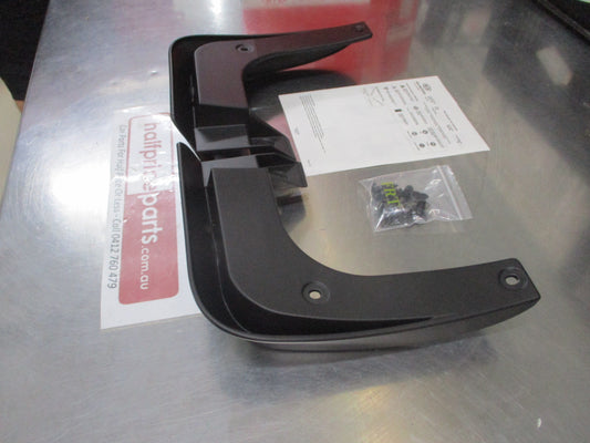 Kia Cerato/Forte/Forte Koup Genuine Front Mud Flap Set With Screws New Part