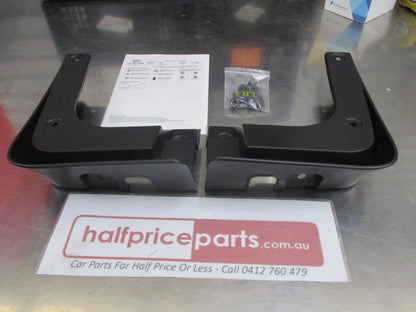 Kia Cerato/Forte/Forte Koup Genuine Front Mud Flap Set With Screws New Part
