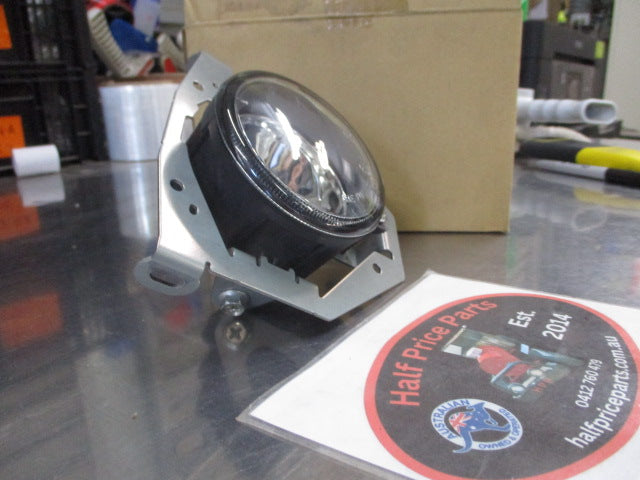 Mitsubishi Outlander Genuine Right Hand Front Fog Light With Housing New Part