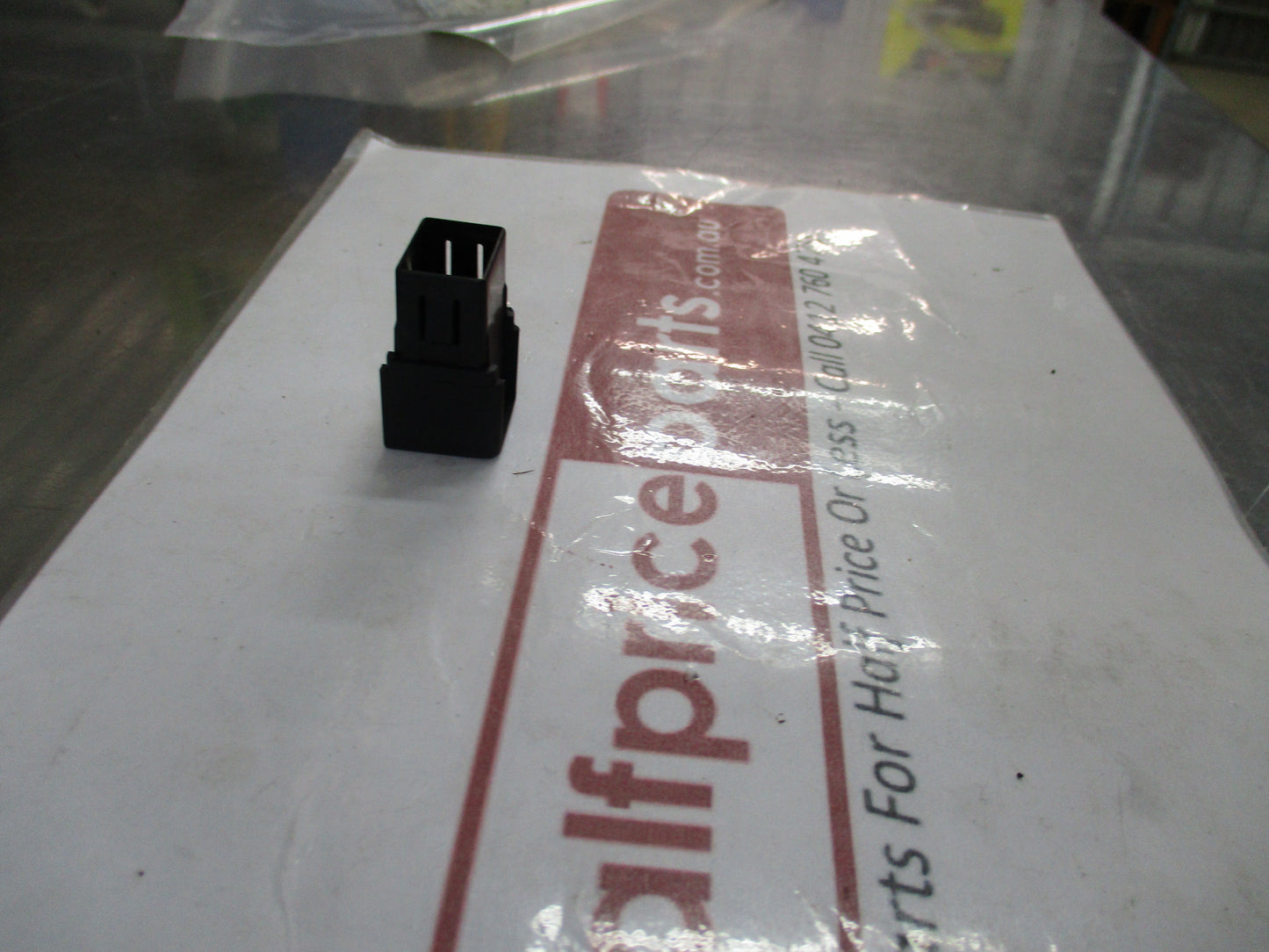 Holden VY-VZ Commodore/WK-WL Caprice Genuine Accessory Switch Blank Plug New Part