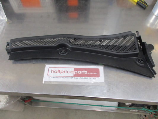 Peugeot 308 Genuine Right Hand Front Windscreen Cowl (Drivers) New Part