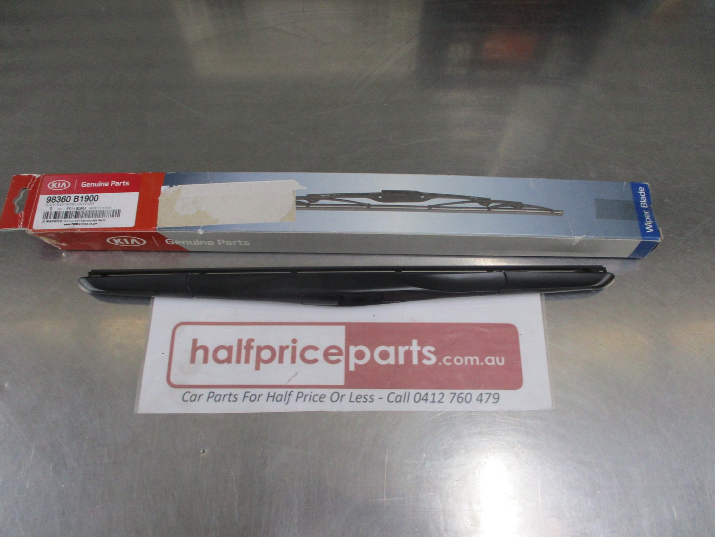 Kia Sorento Genuine Left (Passenger) Side Wiper Blade Assembly New Part