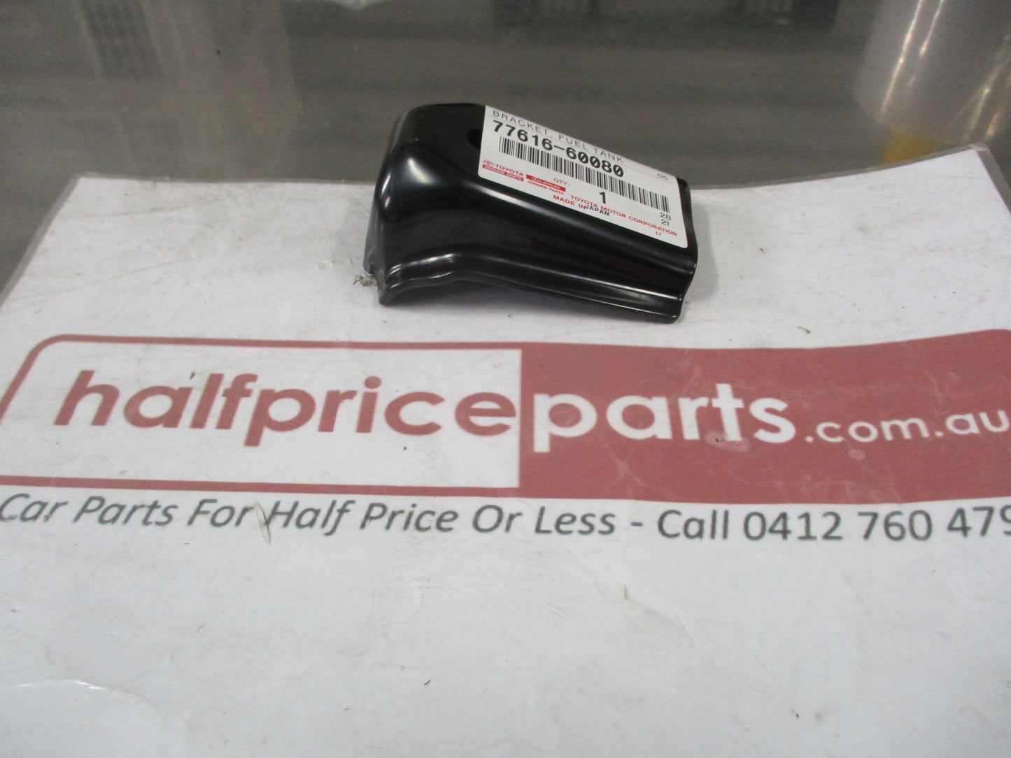 Toyota Landcruiser Genuine No.1 Fuel Tank Support Bracket New Part