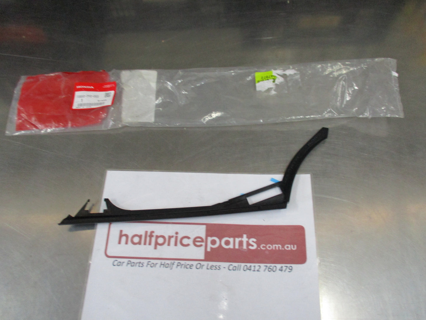 Honda Jazz Genuine Front Left Quarter Glass Garnish New Part