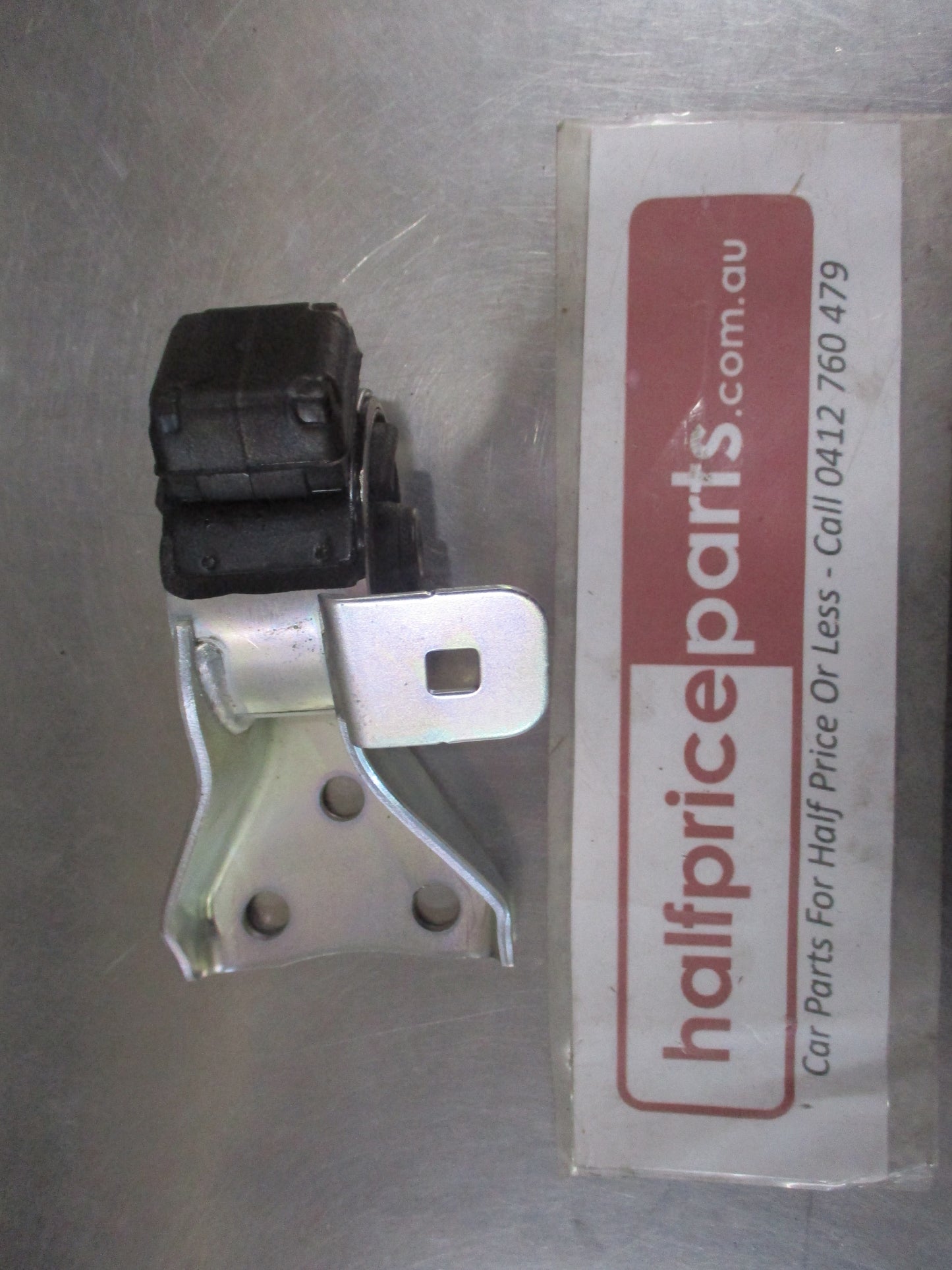 Mazda 323 Protege Genuine Rear Engine Mount No 1 New Part