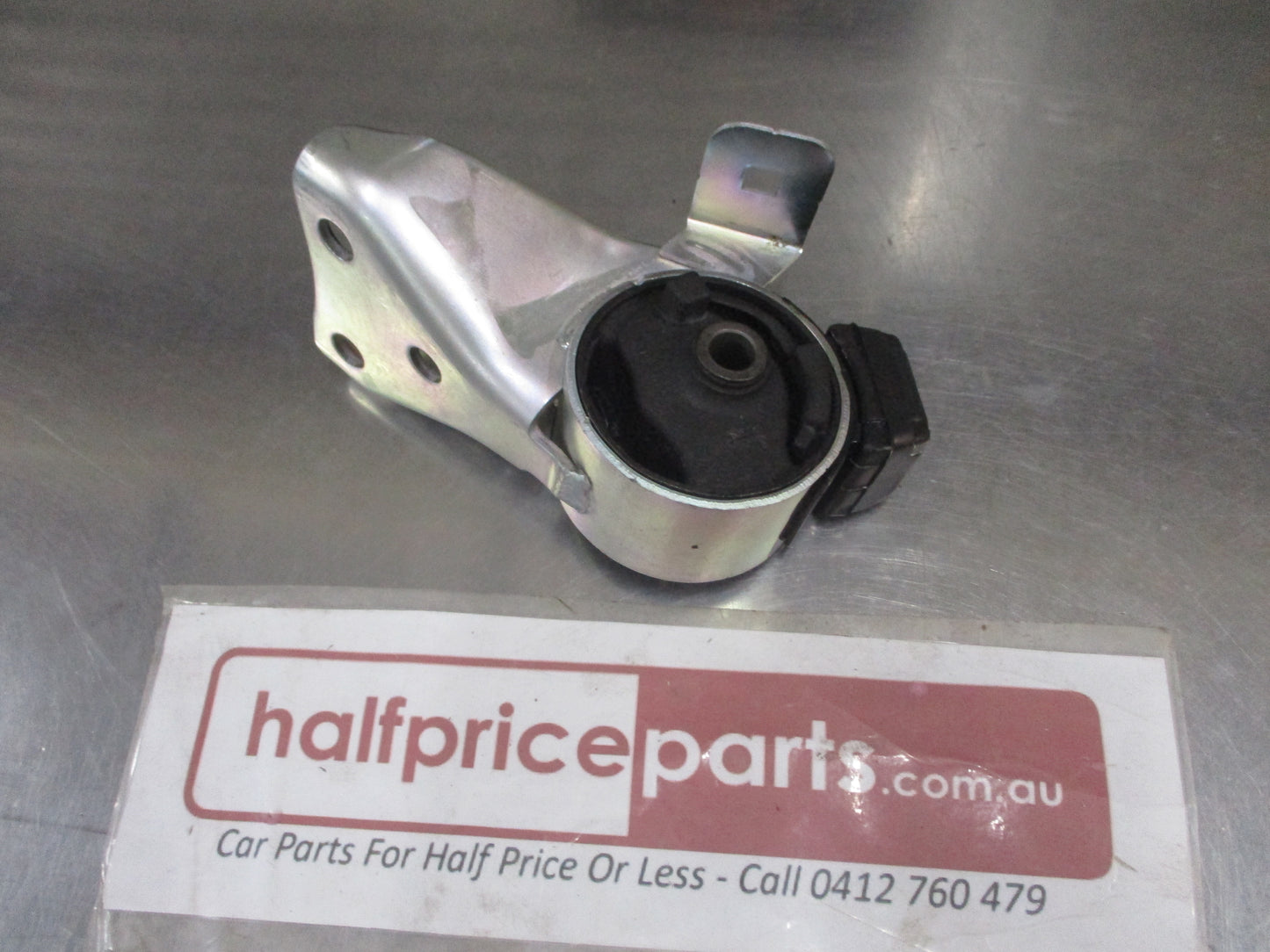 Mazda 323 Protege Genuine Rear Engine Mount No 1 New Part