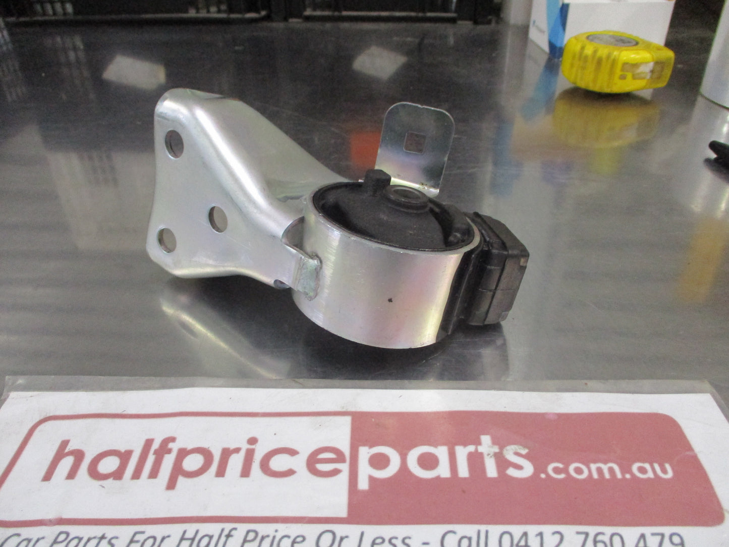 Mazda 323 Protege Genuine Rear Engine Mount No 1 New Part