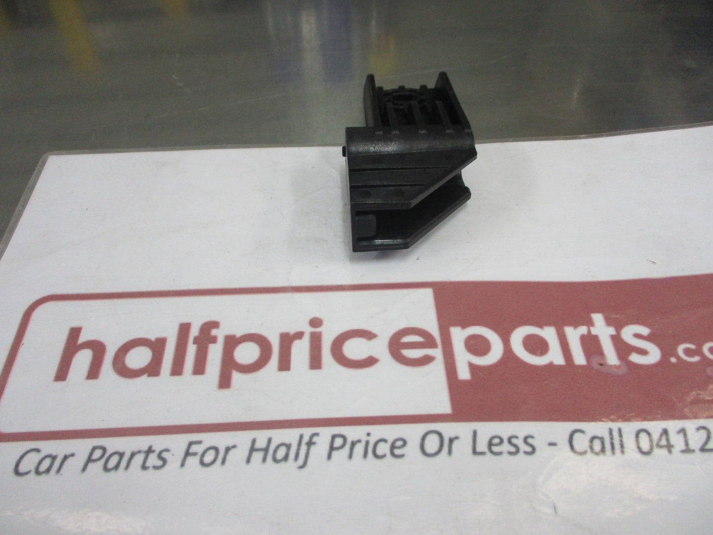 Nissan Navara D23 NP300 Genuine Right Hand Condenser Bracket New Part