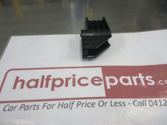 Nissan Navara D23 NP300 Genuine Right Hand Condenser Bracket New Part