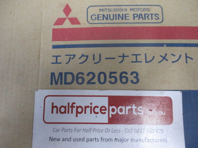 Mitsubishi Triton/Pajero Genuine Engine Air Filter 2.5LTR Turbo Diesel New Part