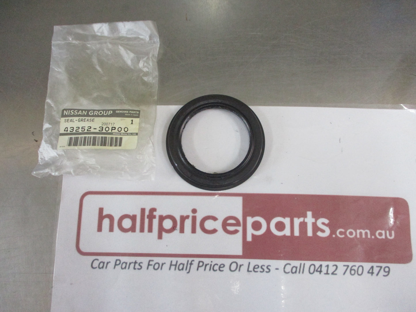 Nissan 300ZX Genuine Rear Hub Grease Seal New Part