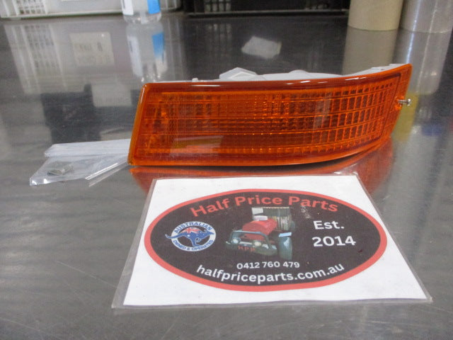 Mitsubishi L300 Express Genuine Left Hand Front Indicator New Part