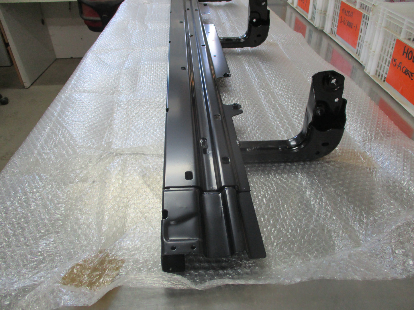 Mitsubishi Pajero Genuine Right Hand Side Step Frame New Part