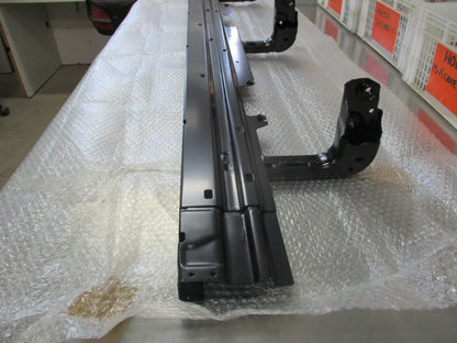 Mitsubishi Pajero Genuine Right Hand Side Step Frame New Part