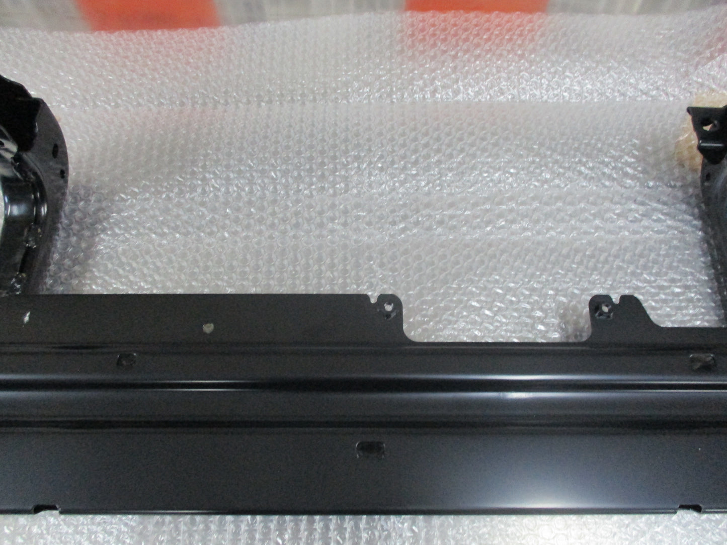 Mitsubishi Pajero Genuine Right Hand Side Step Frame New Part