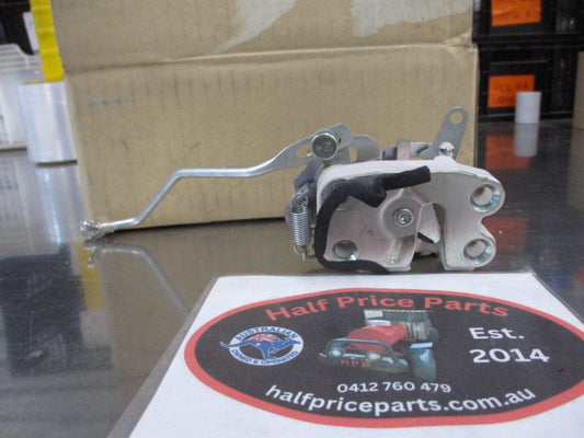 Mitsubishi Triton Genuine Right Hand Front Door Latch Assembly New Part