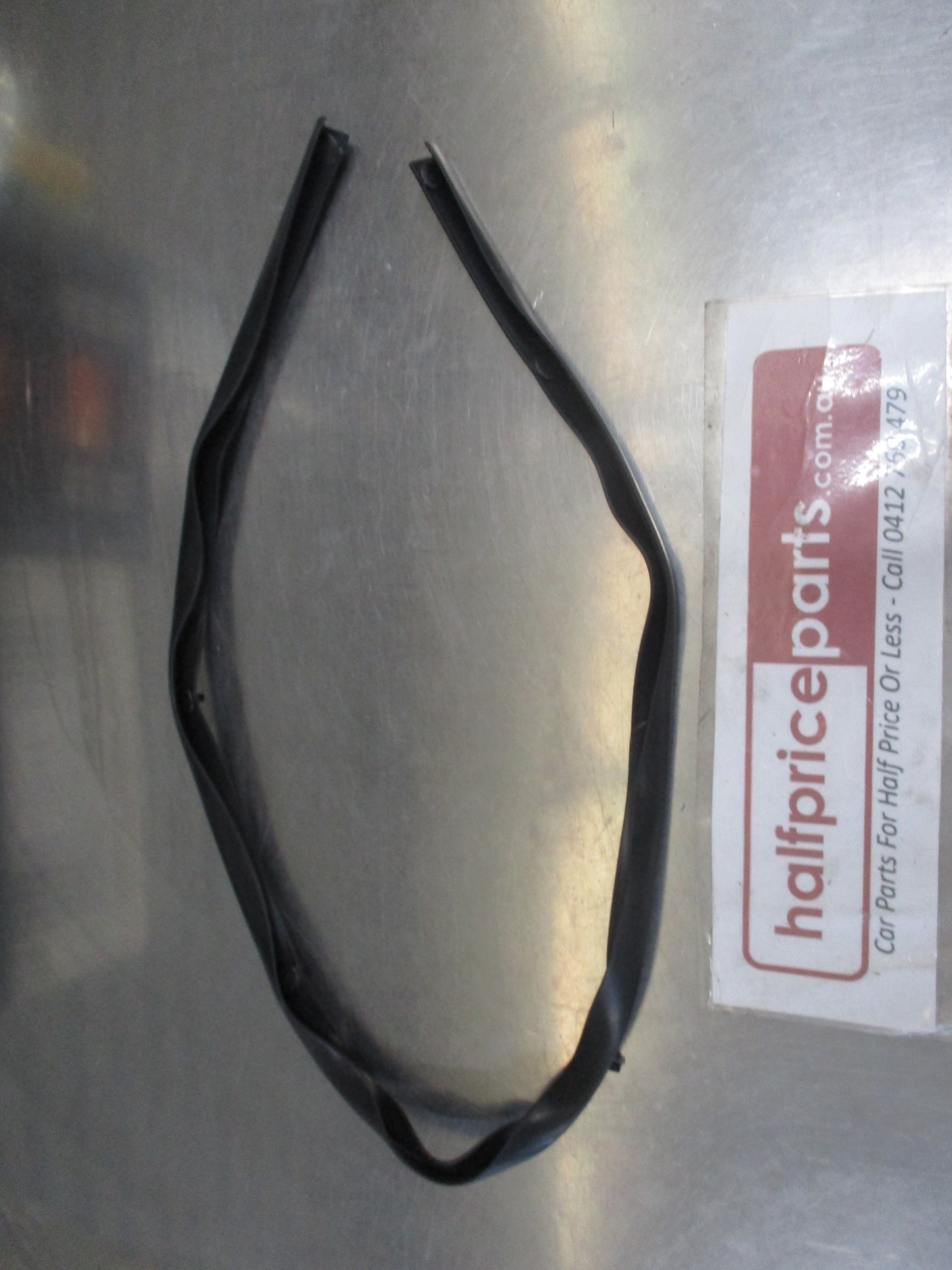 Mazda Bravo / Ford Ranger Genuine Front Bonnet Weatherstrip Rubber New Part