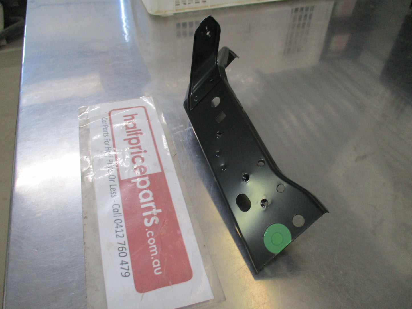 Mazda 3 Genuine Front Right Hand Stay Fender Bracket New Part