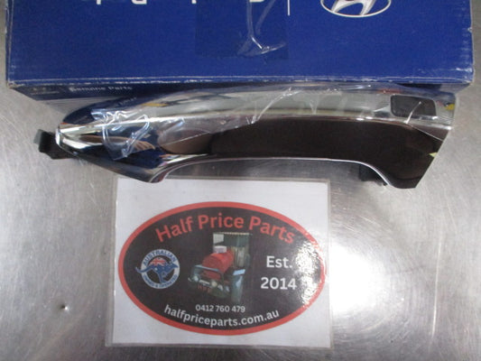 Hyundai Santa Fe Genuine Right Hand Front Outer Door Handle New Part