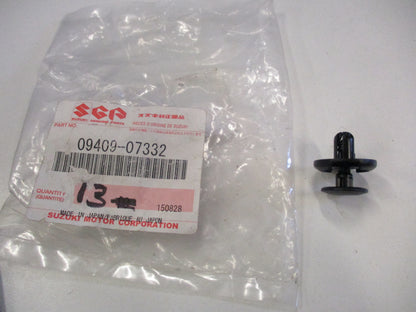 Suzuki Genuine Fairing Mount Clip New