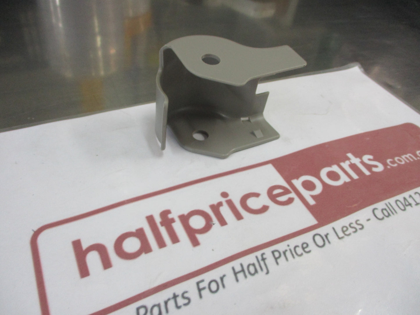 Nissan Patrol Y61 Genuine Right Hand Rear Seat Hinge Cover New Part