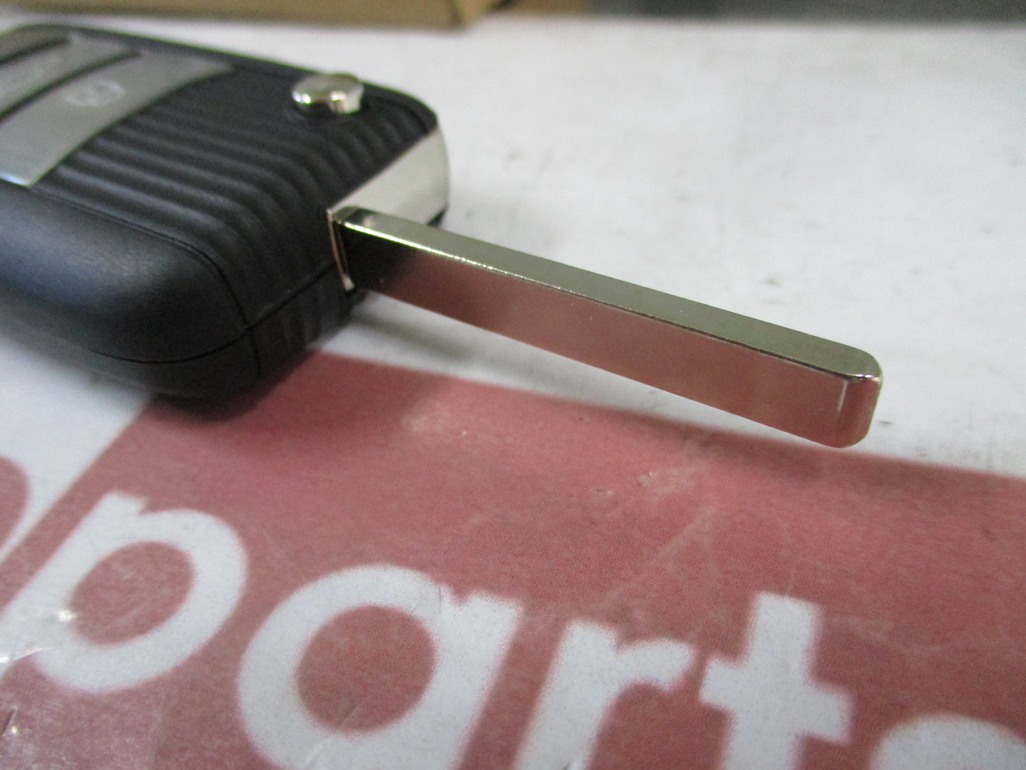 MG ZS Genuine 3 Button Flip Remote Key (Un-Cut) New Part