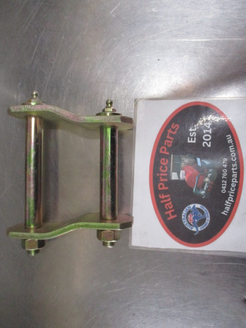EFS Greaseable Shackle Suits for Mitsubishi Triton / Pajero (1 ONLY) New Part