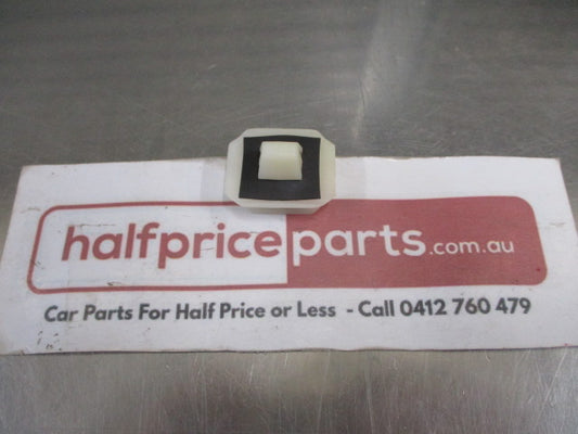 Holden Commodore VT VX VY VZ V2 VY Ute Side Skirt Top Clip (1 ONLY) New Part