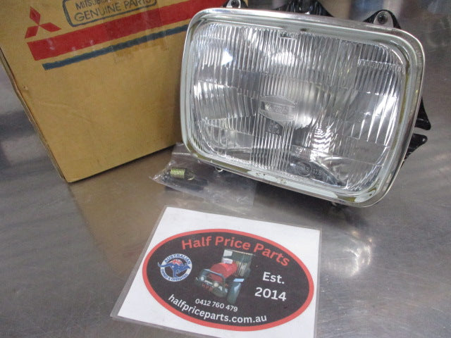 Mitsubishi Triton Genuine Right Hand Head Light 12 Volt New Part