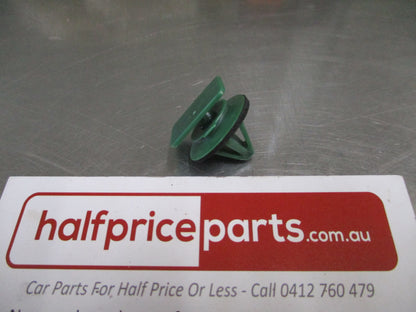 Mazda CX-3/MX-5 Genuine Rocker Moulding Retainer Clip New Part
