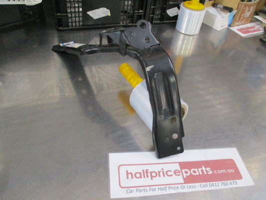 Mazda CX-7 Genuine Front Upper Right Hand Radiator Panel Support Bracket New Part