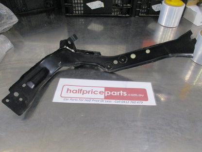 Mazda CX-7 Genuine Front Upper Right Hand Radiator Panel Support Bracket New Part
