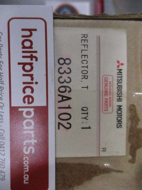 Mitsubishi Outlander Genuine Right Hand Rear Bumper Reflector New Part
