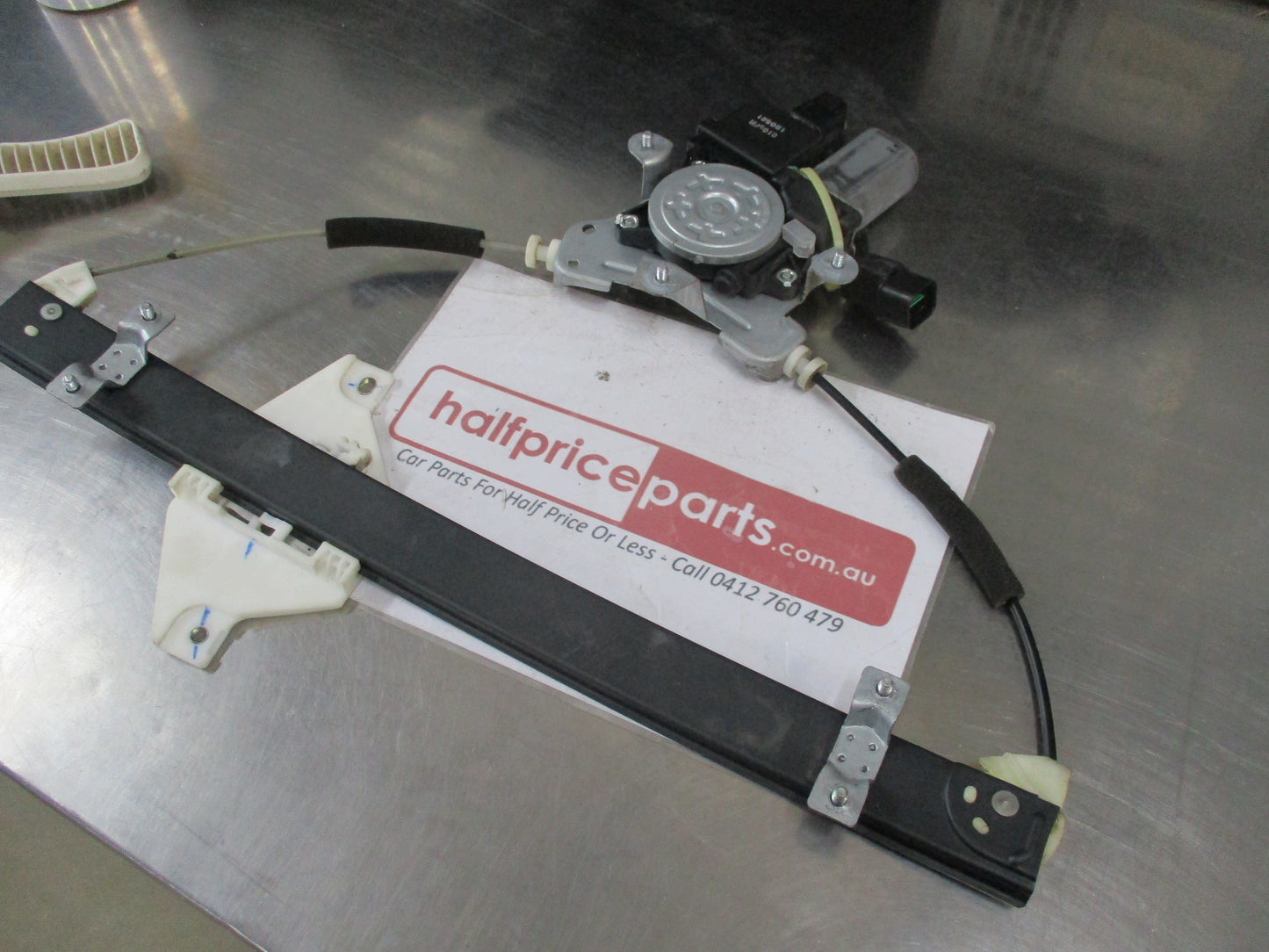 Dongyang Front Right Hand Window Regulator with Motor Suits Captiva Used Part