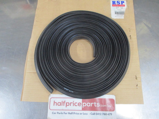RSP Pinchweld Top Bulb Boot Seal 115 Length 9.6 Meters New Part